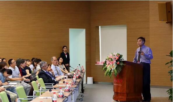 美國醫(yī)療專家走進西安國際醫(yī)學(xué)中心，開展國際醫(yī)療合作 