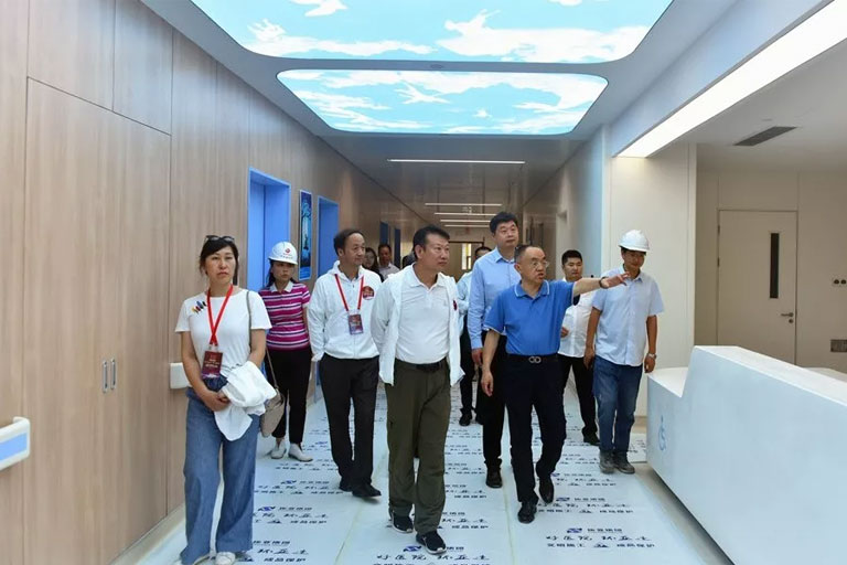 全國(guó)省級(jí)廣播電視臺(tái)媒體代表來國(guó)際醫(yī)學(xué)調(diào)研