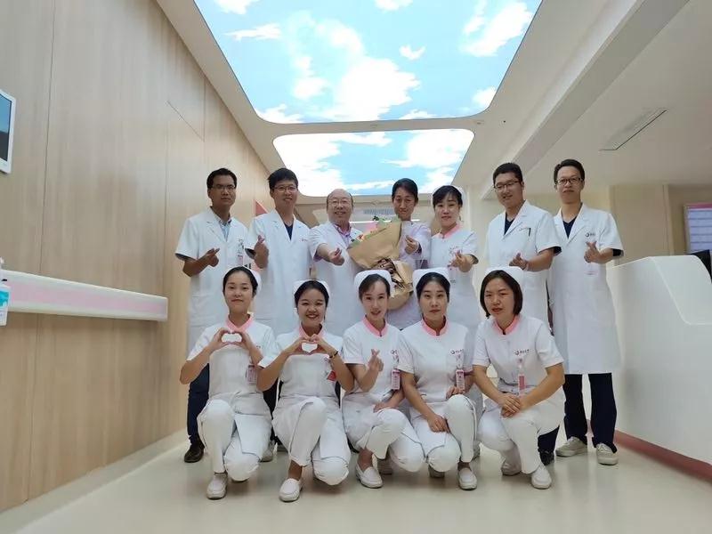 這個國慶，西安國際醫(yī)學(xué)中心人用守護(hù)向祖國深情表白