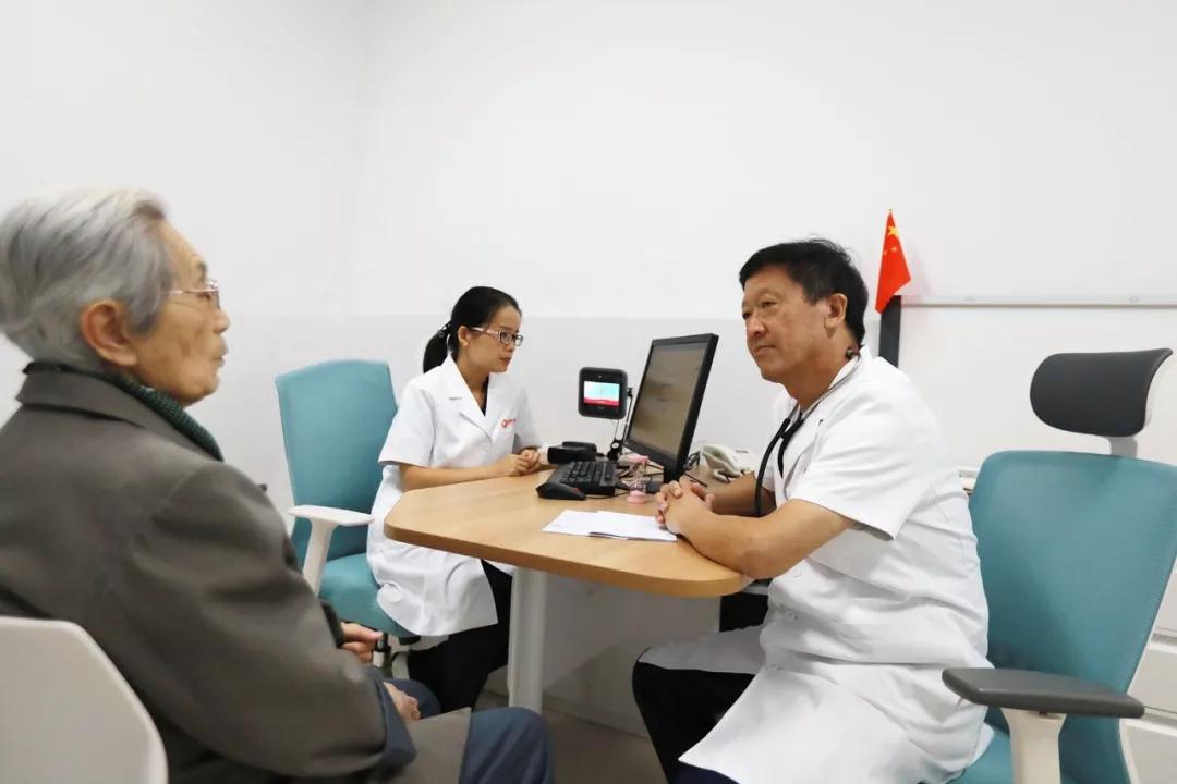 《健康時(shí)報(bào)》記者走進(jìn)西安國(guó)際醫(yī)學(xué)中心，請(qǐng)看報(bào)道