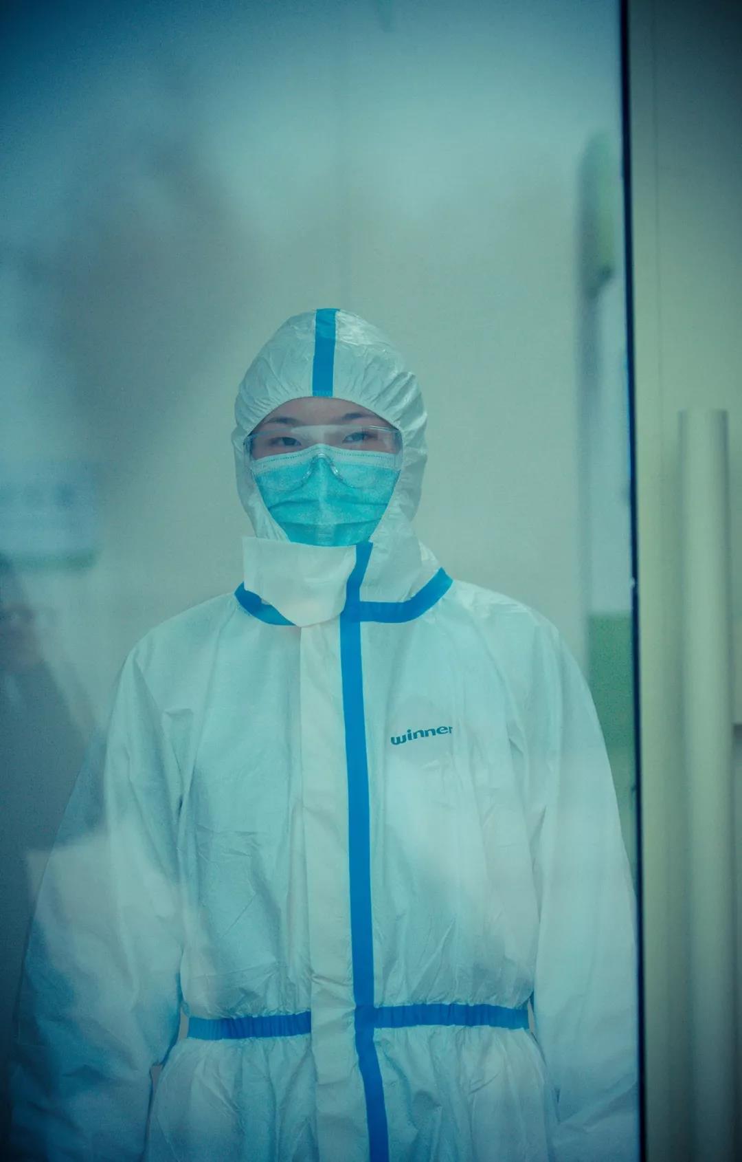 中新社陜西-——“媽，不能和您一起過年，我報(bào)名去武漢！”