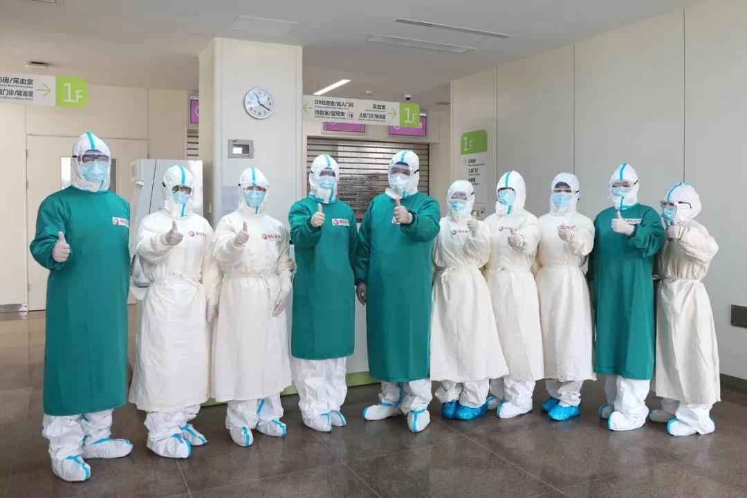 今日頭條——大年三十，一位護(hù)士對(duì)媽媽說她要去武漢