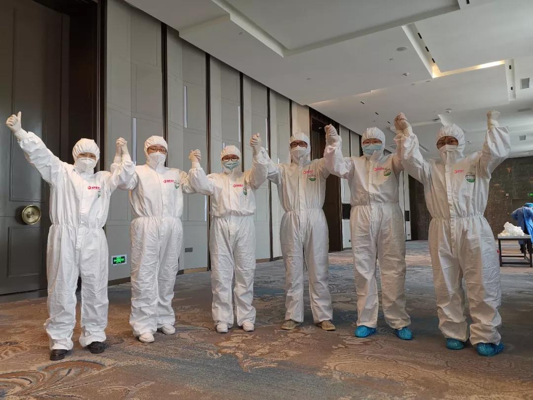 致敬最美的白衣天使！女護(hù)士剪去長發(fā)投入戰(zhàn)“疫”