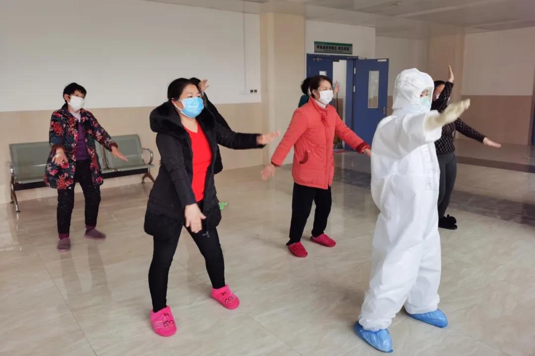 最美舞蹈！護士與患者在病房跳起“健身操”