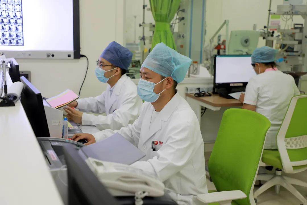 五一勞動節(jié) 有這樣一群人描繪最美敬業(yè)福！