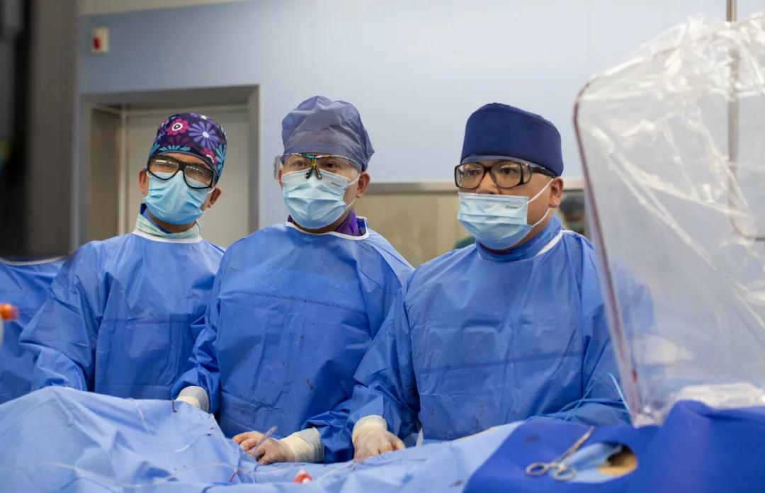 陜西廣播電視臺—完美！僅5毫米手術(shù)傷口，解決七旬老人主動脈夾層及多年“房顫”帶來的腦卒中煩惱！