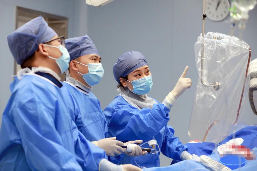 60分鐘打通“心路”！小伙子沖進(jìn)診室，激動(dòng)地說：我可找到你了！