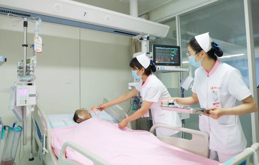 離死亡最近，離希望也更近——記西安國際醫(yī)學中心醫(yī)院胸外科ICU