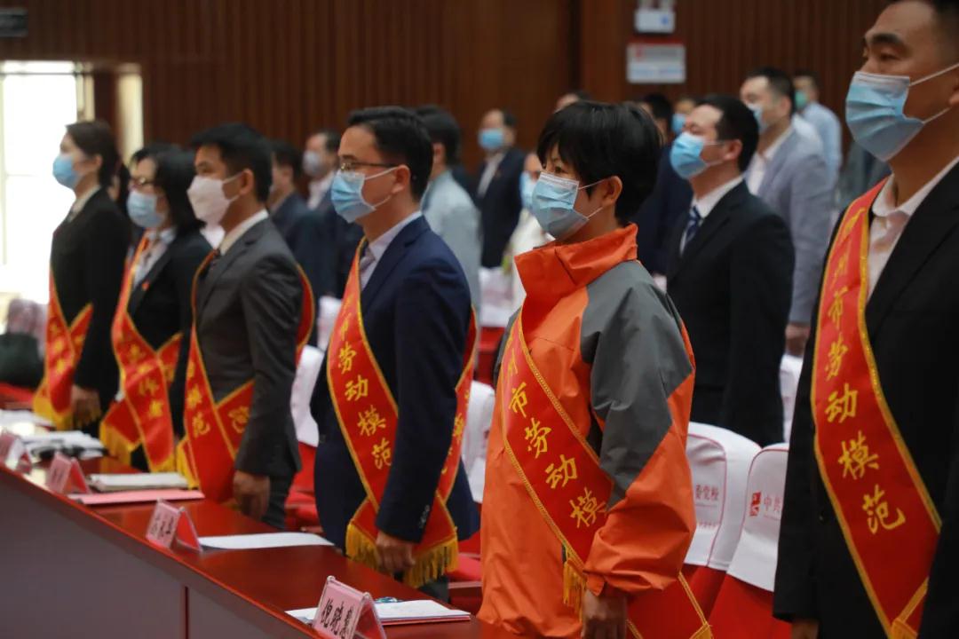 西安國(guó)際醫(yī)學(xué)中心醫(yī)院6名醫(yī)護(hù)人員榮獲隨州市勞動(dòng)模范稱(chēng)號(hào)