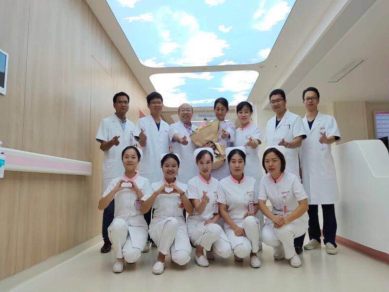 這個國慶，西安國際醫(yī)學(xué)中心人用守護向祖國深情表白