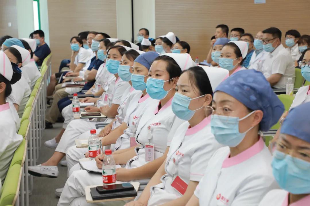軍醫(yī)大咖齊聚一堂，共敘國際醫(yī)學(xué)創(chuàng)新發(fā)展