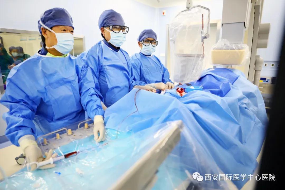 西安日報(bào)—患者的贊揚(yáng)就是對醫(yī)生的最高獎(jiǎng)賞