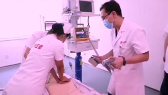 快來人！邁克需要搶救！