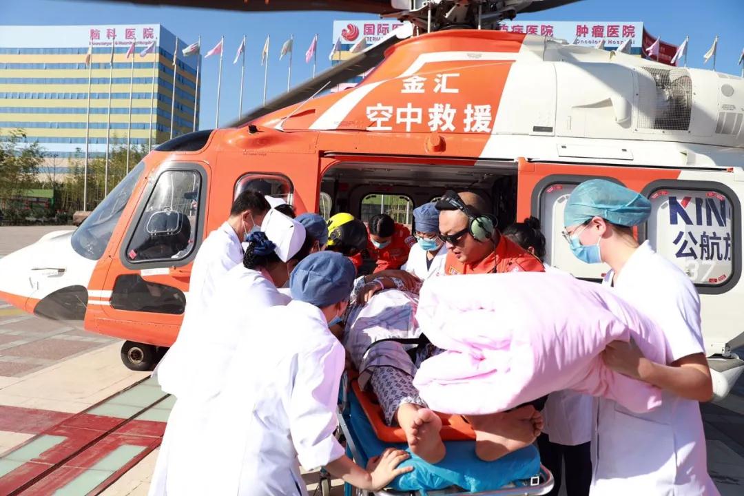 陜西網(wǎng)—生命續(xù)航，分秒必爭！  西安國際醫(yī)學(xué)中心醫(yī)院緊急救助一名跨省“飛”來的重癥患者