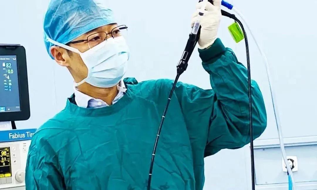 6秒打通氣道！胸科專(zhuān)家為80歲患者實(shí)施TTS氣道支架手術(shù)
