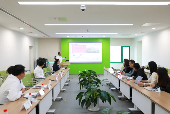 阿里健康頻道運營部余澤偉總經理一行到訪西安國際醫(yī)學中心醫(yī)院