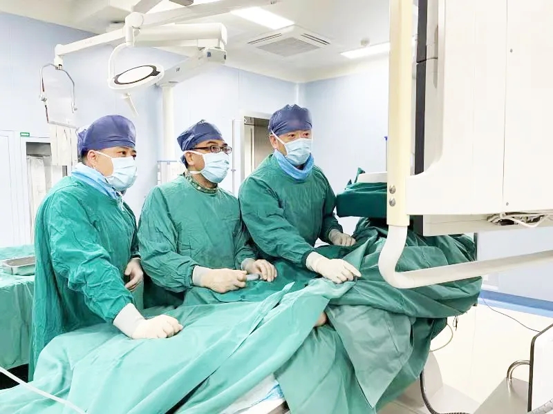 胸悶、腹脹、乏力……患者突發(fā)布加綜合征 介入治療把命救