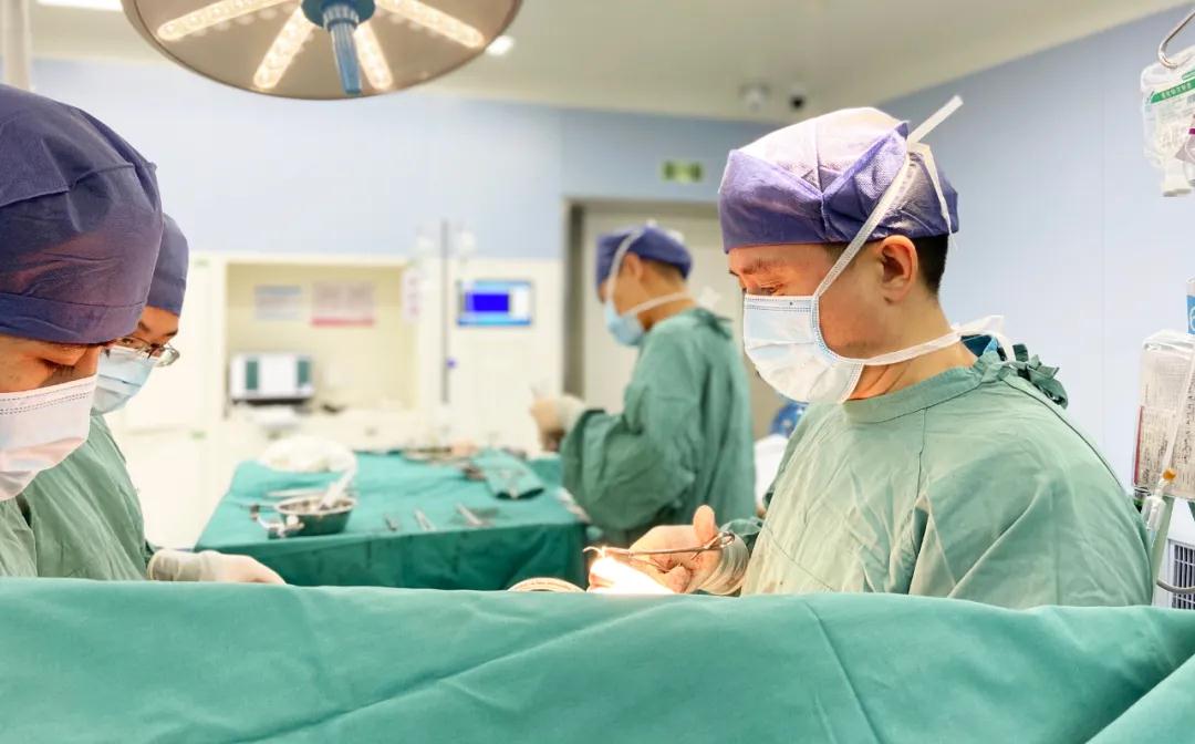 心外、心內(nèi)再攜手 “小手術(shù)”解除十余年頑疾