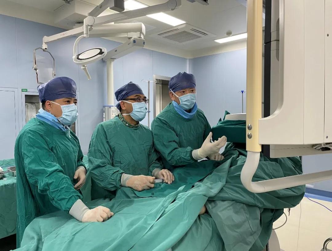 腹壁出現(xiàn)“蚯蚓狀”血管，布加綜合征惹的禍！