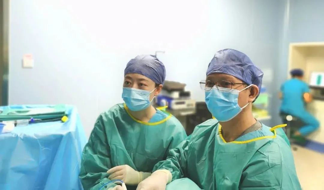 快準(zhǔn)穩(wěn)！“針”微創(chuàng)祛除核桃大小甲狀腺結(jié)節(jié)