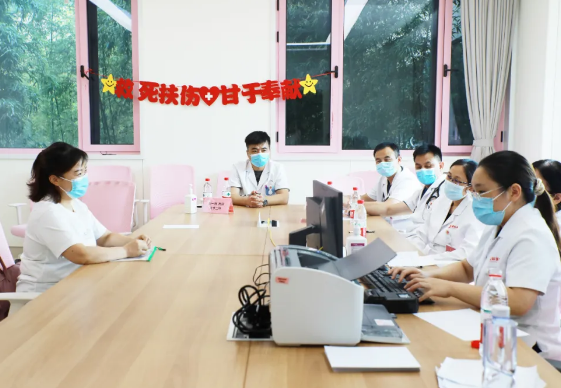 不掛號，解決多個(gè)問題，多學(xué)科MDT聯(lián)合門診讓更年期女性少跑腿，更安心！