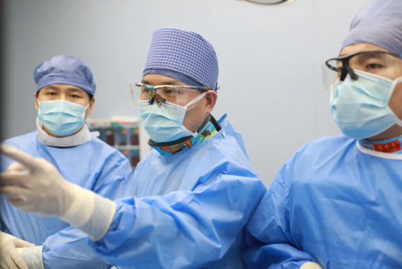 大醫(yī)之術⑨｜“心”路是怎樣被打通的？——心臟病醫(yī)院成功救治一例急性右冠心梗恰逢左主干真性分叉嚴重冠脈病變患者