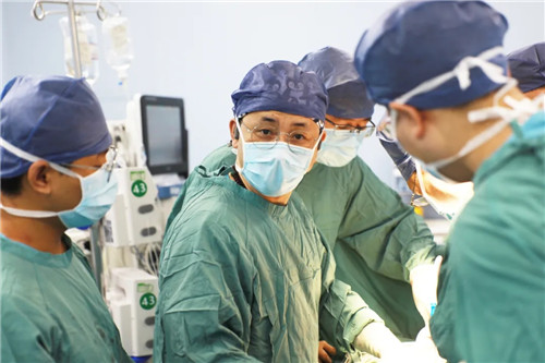 大醫(yī)之道35｜蔡磊：心有猛虎，細(xì)嗅薔薇