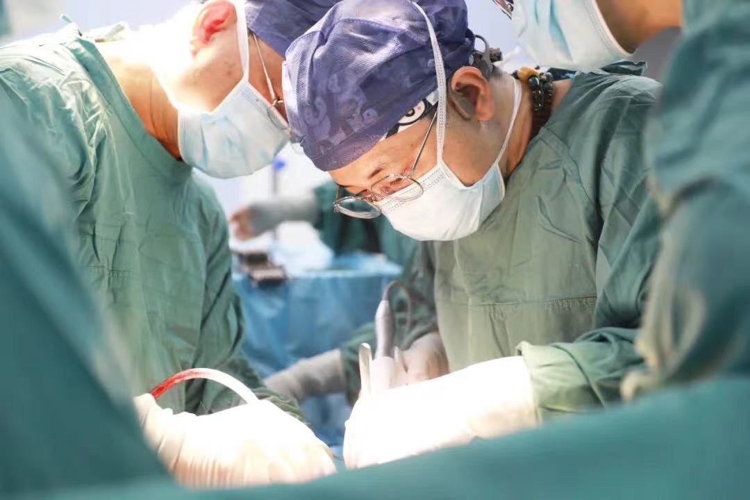 “小小”痔瘡突然發(fā)難，壯年小伙兒直呼救命！