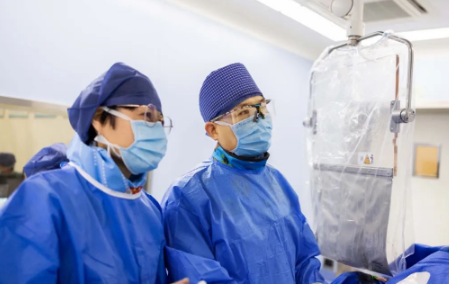 “拼”在救治第一戰(zhàn)場(chǎng)——心臟DSA手術(shù)室見(jiàn)聞