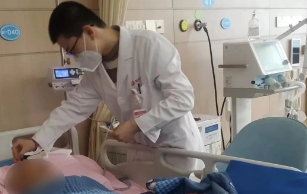 危急重癥、“大白肺” 90%以上恢復(fù)良好，他們?nèi)绾巫龅降模?>
				             </a>
                <div   id=