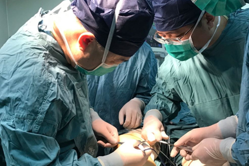 1700公里、27小時，從敦煌到西安，千里求醫(yī)、不負(fù)所盼！