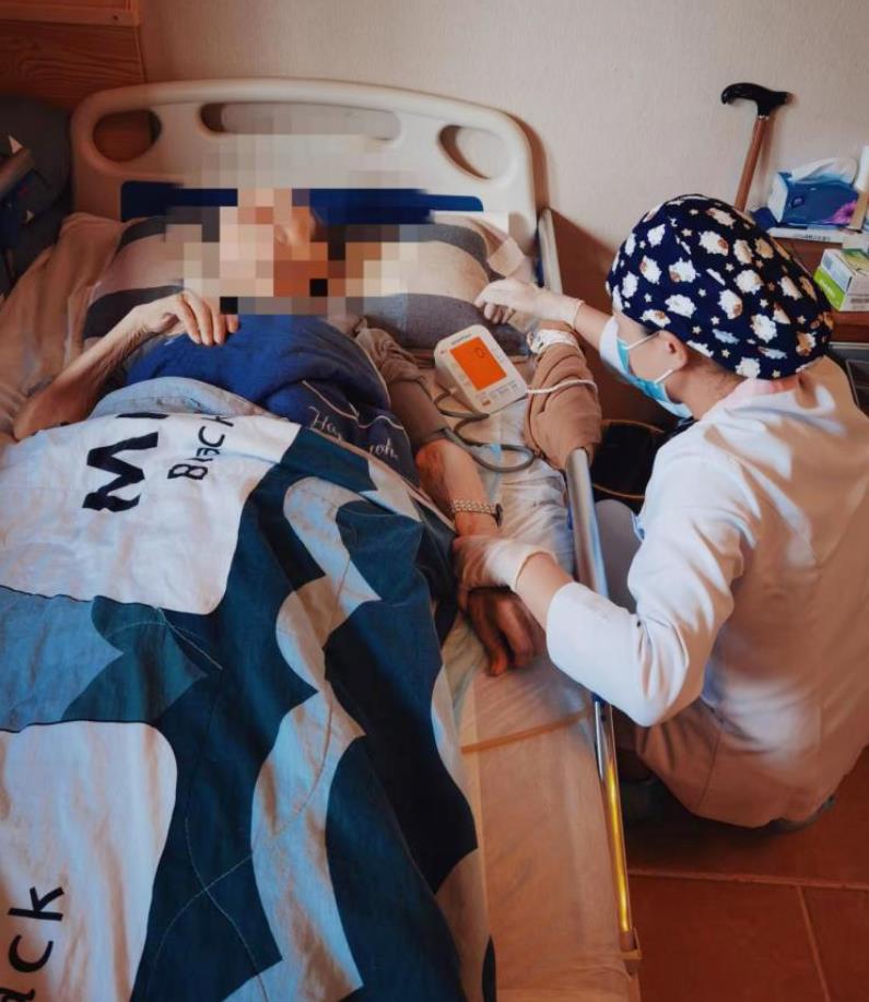 手機下單，護理到家！“西安國際醫(yī)學(xué)中心互聯(lián)網(wǎng)醫(yī)院上門護理服務(wù)”歡迎來約