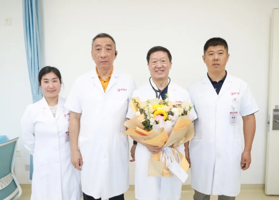 醫(yī)路相伴 感懷師恩！我院開展教師節(jié)慰問活動