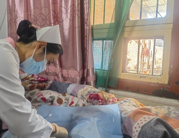 護理到家，愛不掉線—— “互聯(lián)網(wǎng)+護理上門”服務(wù)打造24小時溫馨守護！