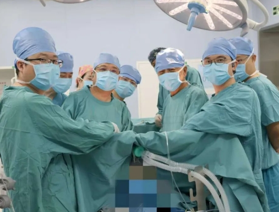 難度五顆星！不插管手術(shù)擊潰“封喉”腫瘤