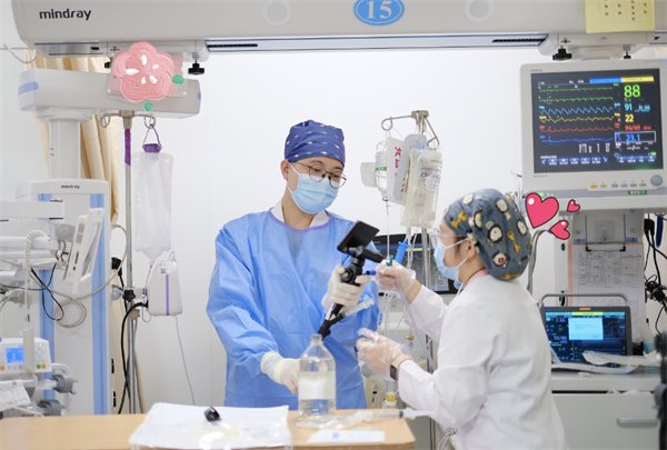 身心同救！重癥病房里的“祛病”與“醫(yī)心”