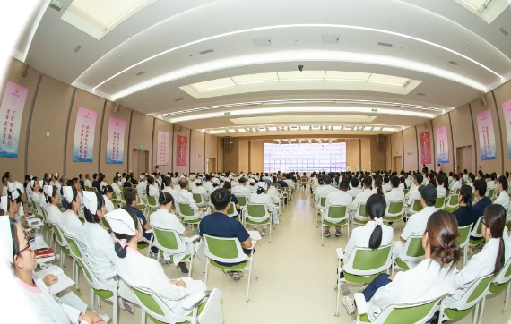 六載筑根基 奮進(jìn)新征程——我院舉行建院六周年暨2025年新員工入職宣誓大會(huì)