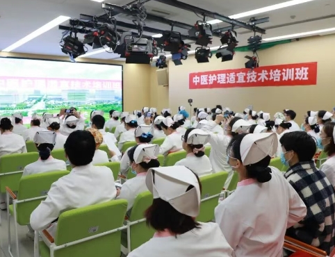 卷技能！護理骨干集體“充電” 解鎖四大中醫(yī)硬核技術