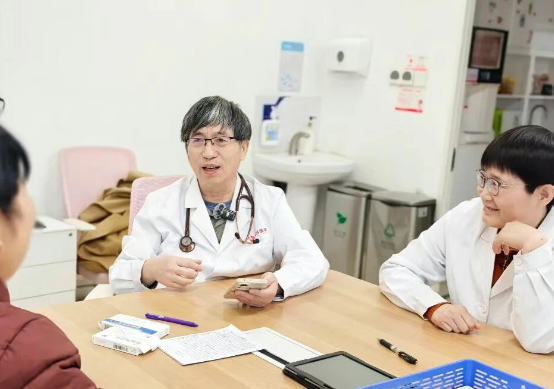 醫(yī)護都夸的女兒，其實是兒媳